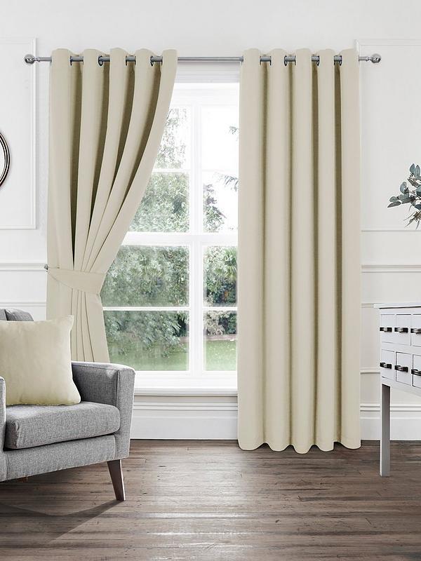 Tips For Choosing And Hanging Your Curtains